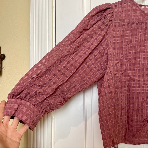 ZARA Balloon Sleeve Blouse in Dusty Pink - Picture 2 of 8